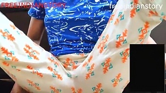 નવી ભારતીય છોકરીનો હોટ સોલો વીડિયો કૉલ