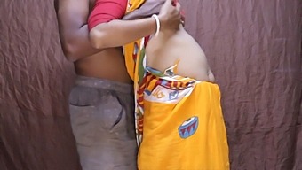 Desi Mature Married Woman In Saree Blouse And Petticoat Engages In Friendly Creampie With Husband'S Friend In Her Home
