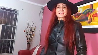 La Splendida Dea Milf Si Trasforma In Una Seducente Strega Di Halloween