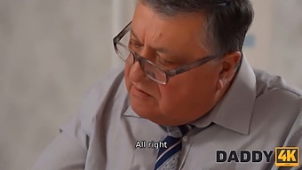 Pappa Med En Stor Kuk Fjernstyrt.
