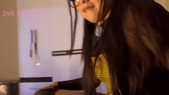 Hd Pov Video, Jak Svádí Dívku, Aby Přišla A Koukala Se Na Filmy