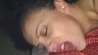 جنس فموي فوضوي ومشاغب مع الأداء الجنسي ..