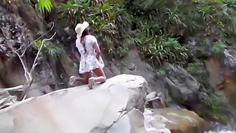 رغبة في أن يشاهدها رجل للمتعة الجنسية