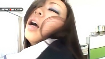 Japanese Secretary With Voluptuous Buttocks Receives Oral Pleasure